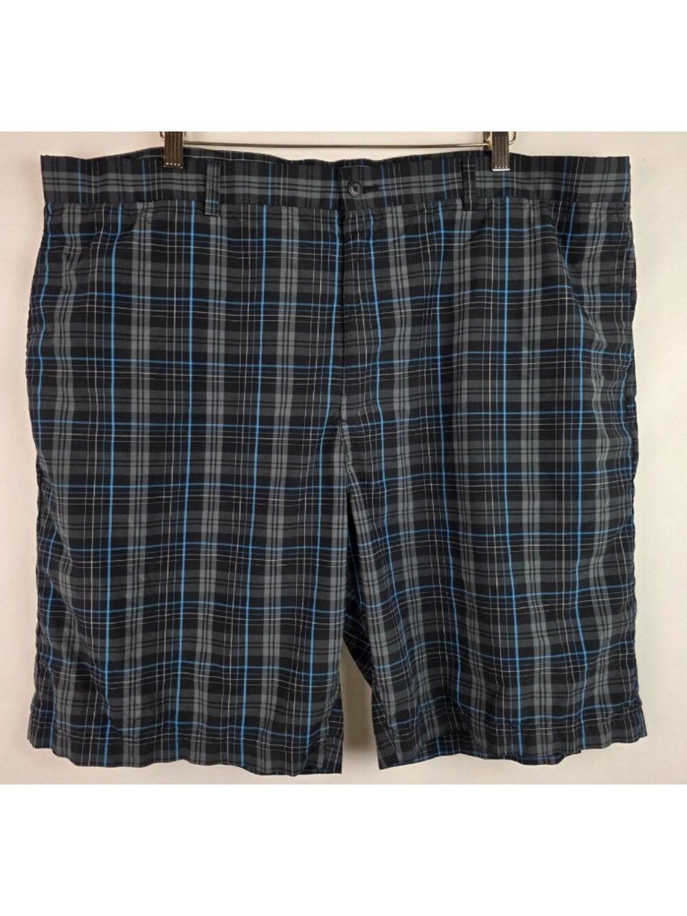 Ben Hogan Men's Shorts Size 46 Gray & Blue Plaid Shorts Inseam 9"